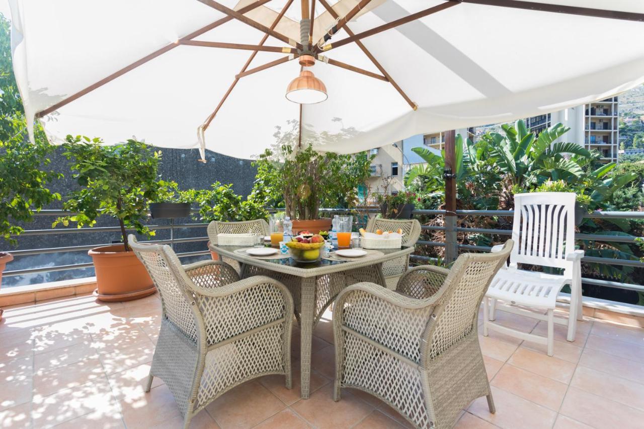 B&B Tiffany Sferracavallo Palerme Extérieur photo